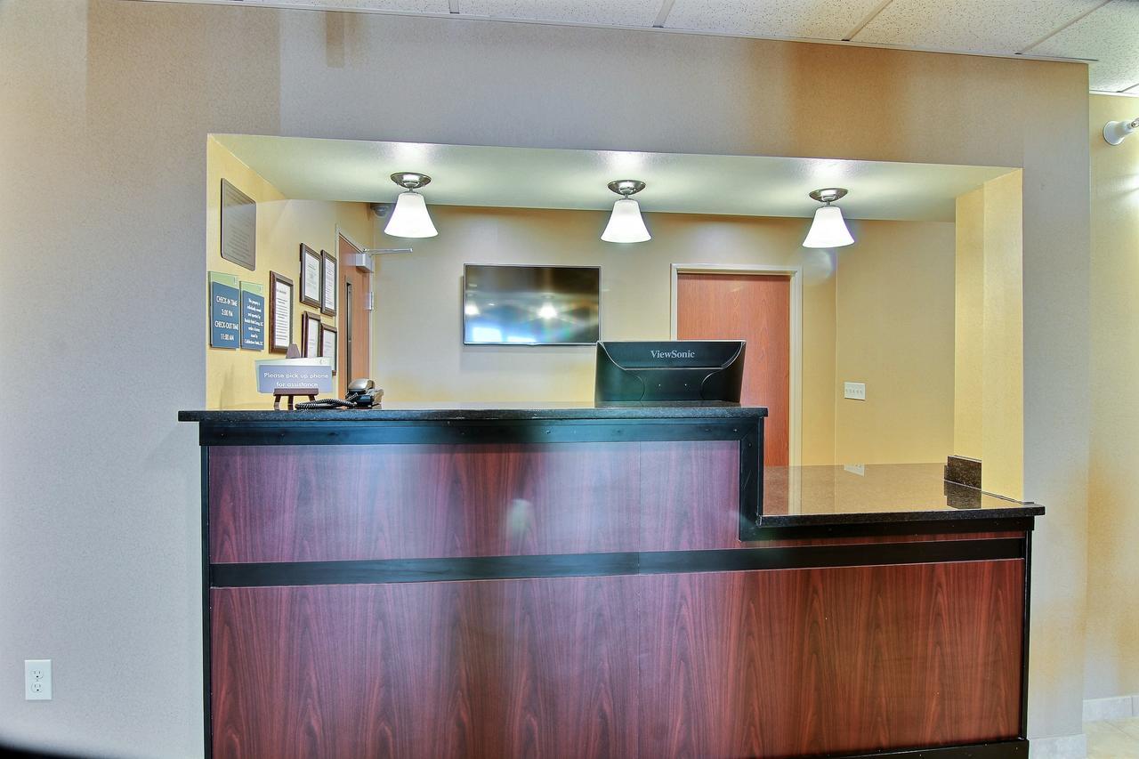 Cobblestone Hotel & Suites - Mccook Exterior photo