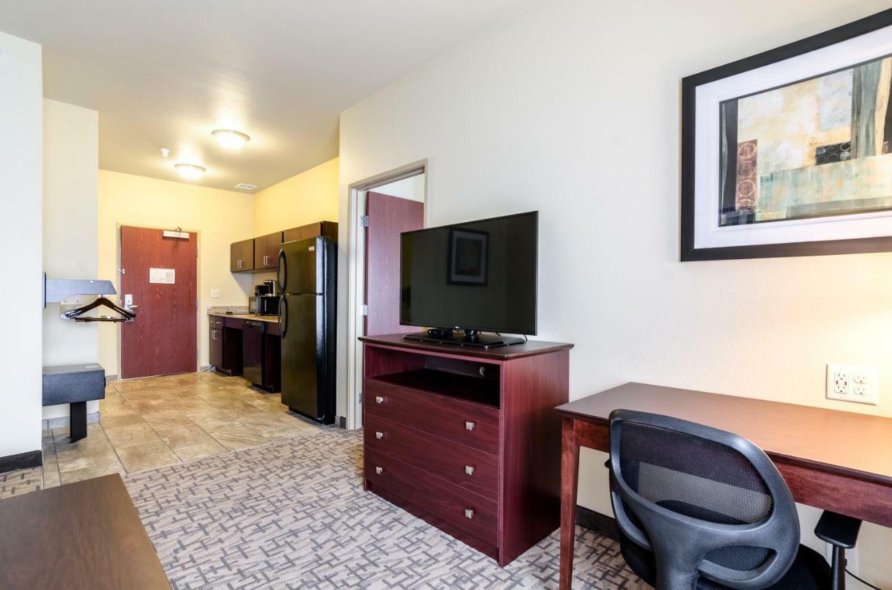 Cobblestone Hotel & Suites - Mccook Exterior photo